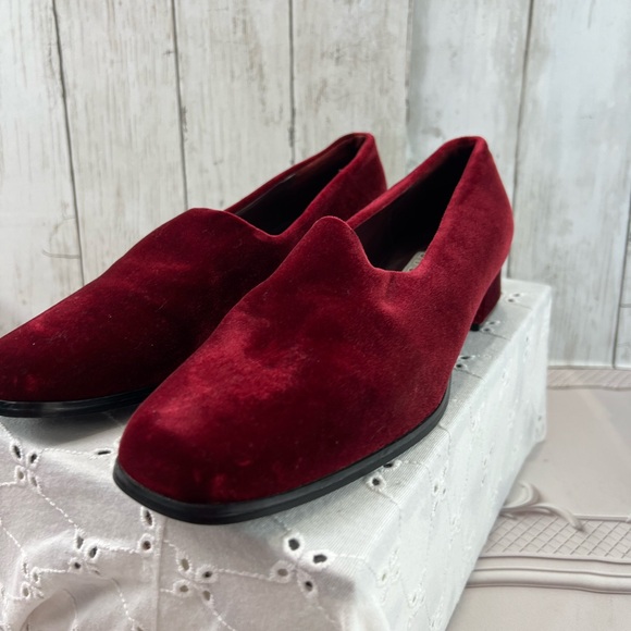 Vintage Vittorio Ricci Shoes Women 8.5M Block Heel Velvet Slip On 90s Fashion - Picture 3 of 15